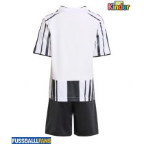 Juventus Heimtrikotsatz Kinder 2025-26 Kurzarm (+ Kurze Hosen)